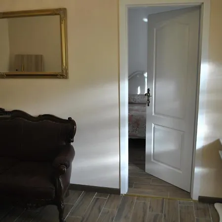 Apartment Pod Kostanji Osp Kültér fotó