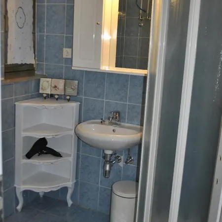 Apartment Pod Kostanji Osp Kültér fotó