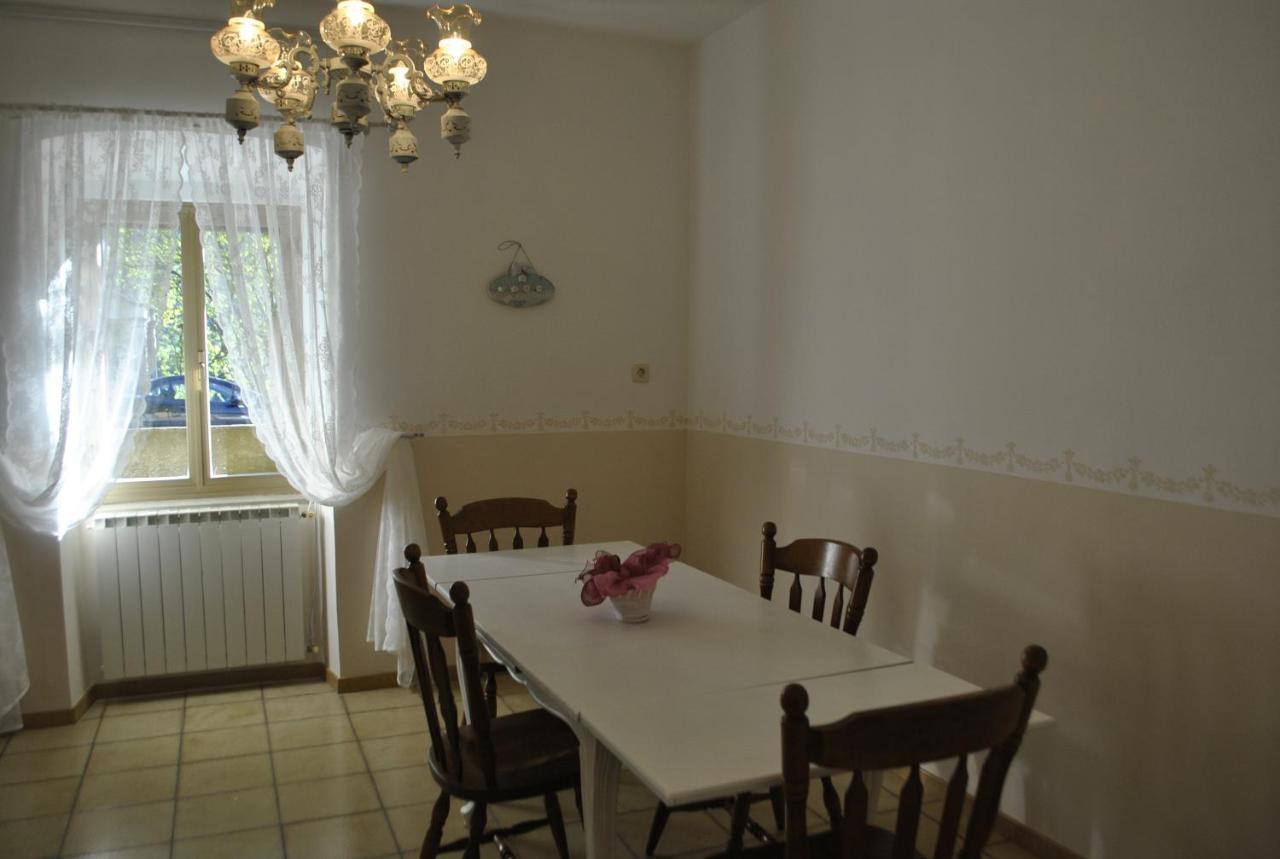 Pod Kostanji Apartman *